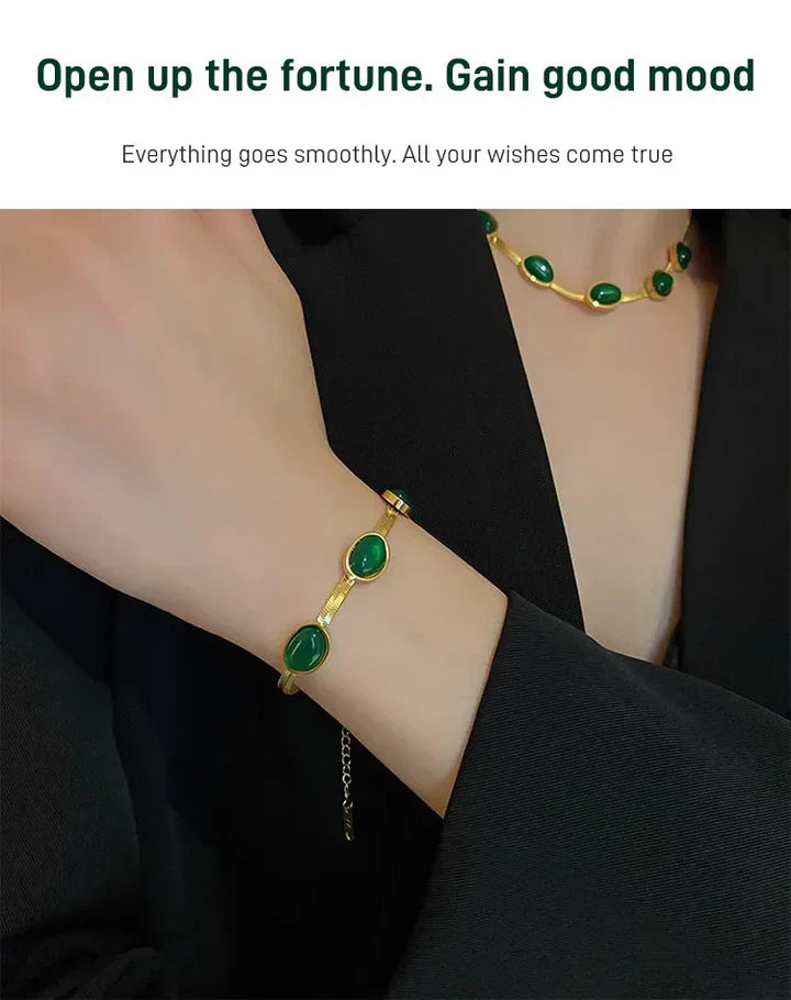 Emerald necklace earrings bracelet